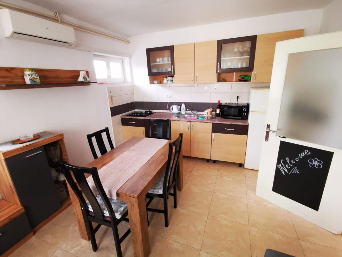 Apartments Sanda Tribunj Tribalj Екстериор снимка