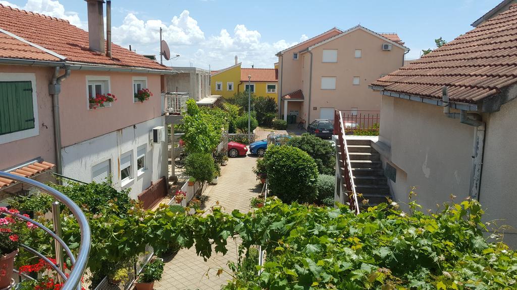 Apartments Sanda Tribunj Tribalj Екстериор снимка
