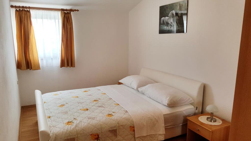 Apartments Sanda Tribunj Tribalj Екстериор снимка