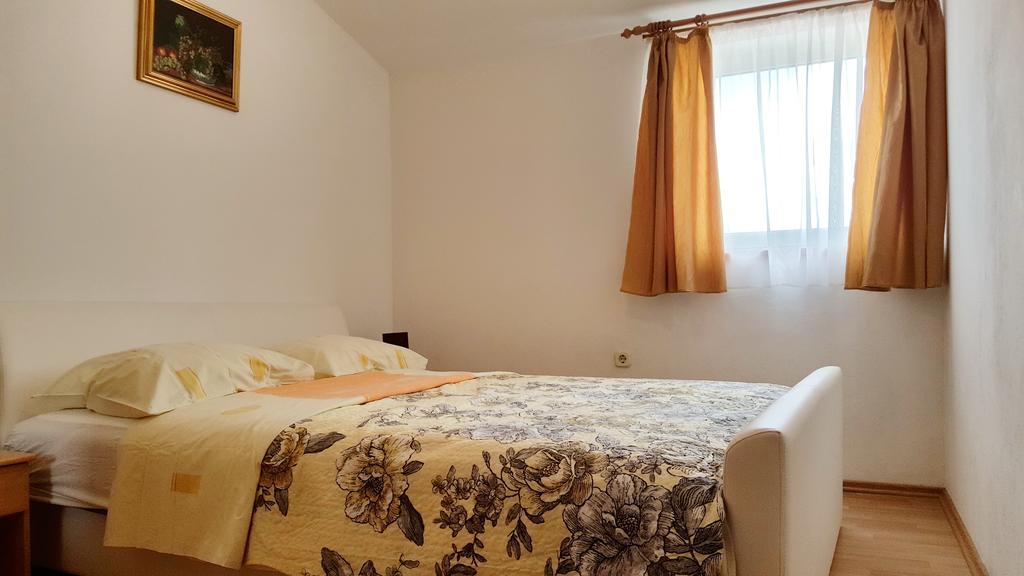 Apartments Sanda Tribunj Tribalj Екстериор снимка