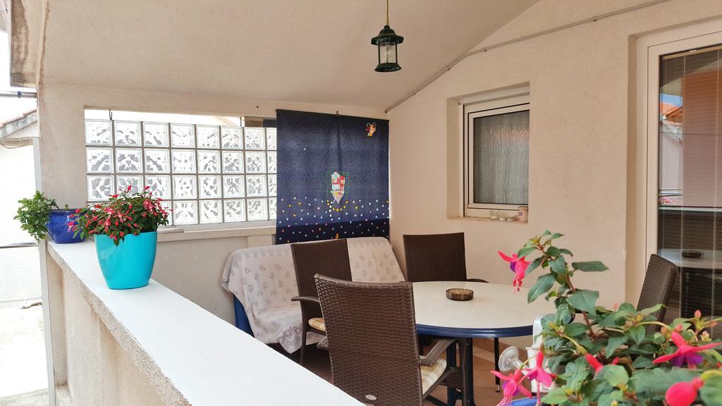 Apartments Sanda Tribunj Tribalj Екстериор снимка