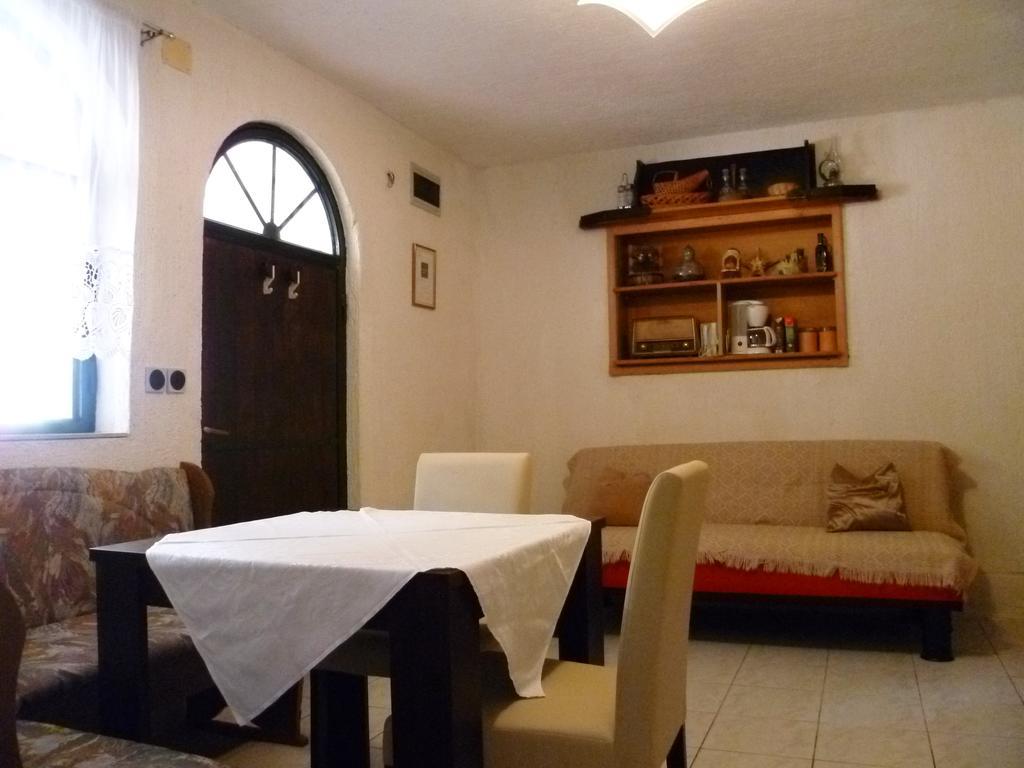 Apartments Sanda Tribunj Tribalj Екстериор снимка