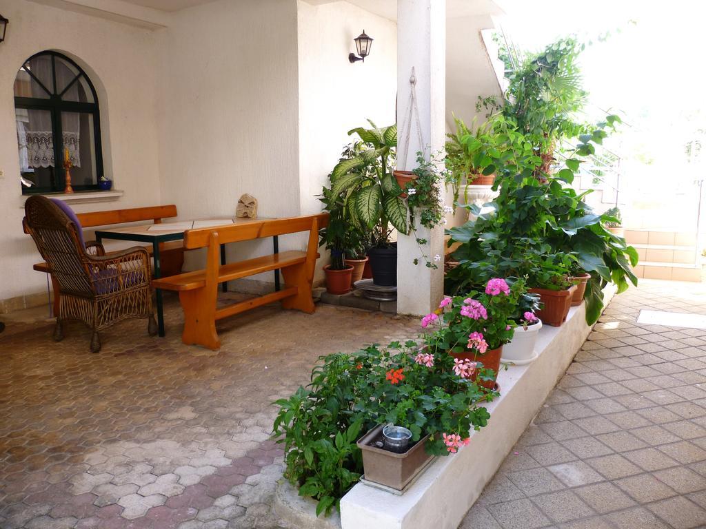 Apartments Sanda Tribunj Tribalj Екстериор снимка