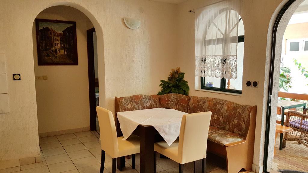 Apartments Sanda Tribunj Tribalj Екстериор снимка