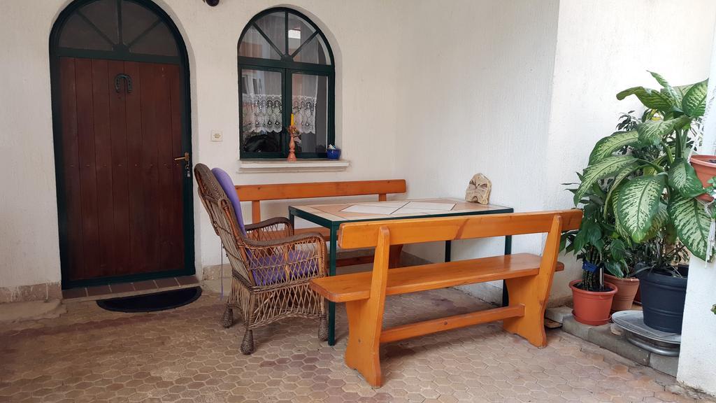 Apartments Sanda Tribunj Tribalj Екстериор снимка