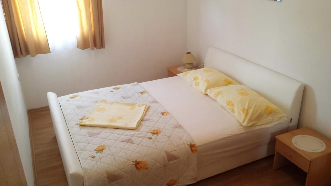 Apartments Sanda Tribunj Tribalj Стая снимка