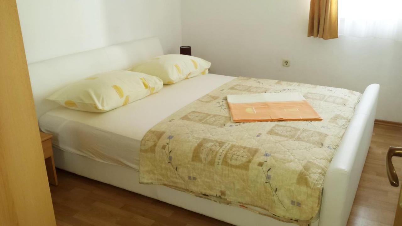 Apartments Sanda Tribunj Tribalj Стая снимка