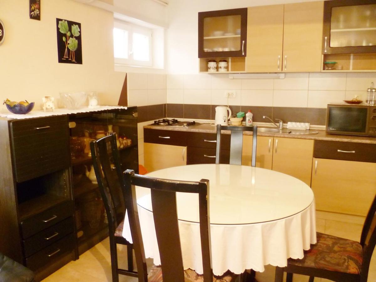 Apartments Sanda Tribunj Tribalj Стая снимка